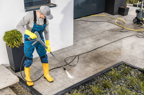 Garage Pressure Washing in Cutten, CA